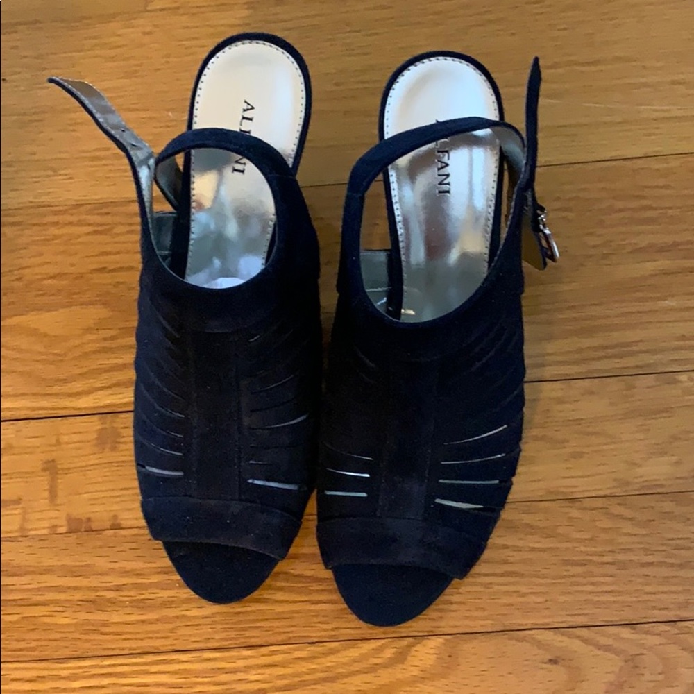 Heel - Picture 2 of 2